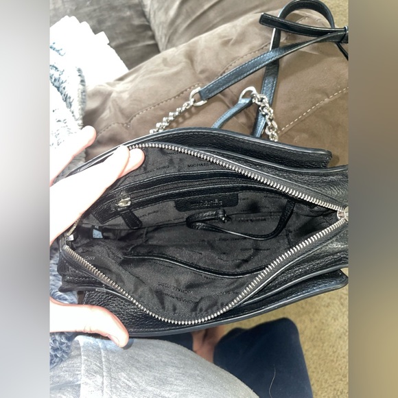 Michael Kors purse! - Picture 4 of 5